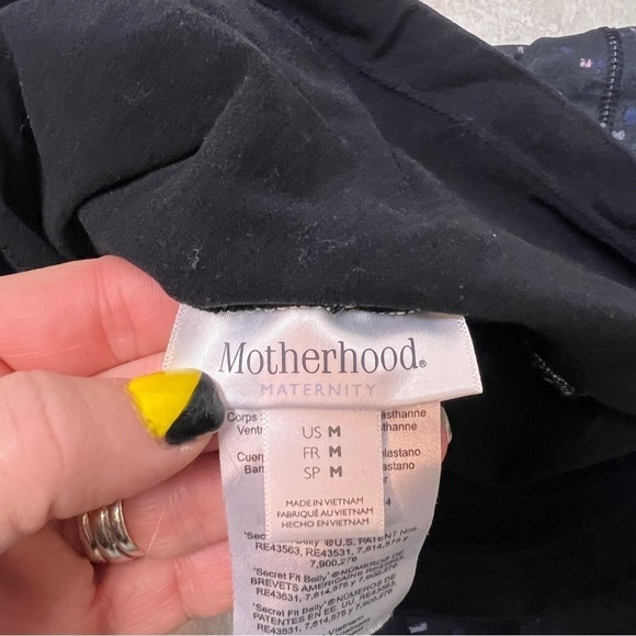 Motherhood Maternity workout leggings mesh medium - Picture 7 of 10